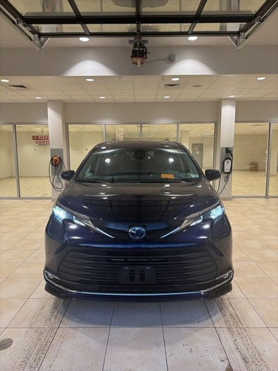 2024 Toyota Sienna XLE 7 Passenger