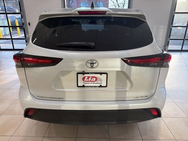 2024 Toyota Highlander LE