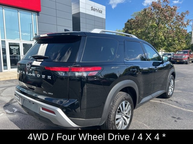 2025 Nissan Pathfinder SL