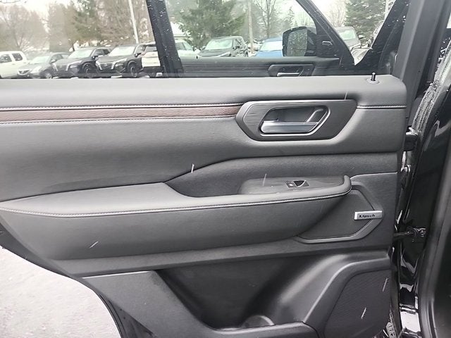 2025 Nissan Armada SL