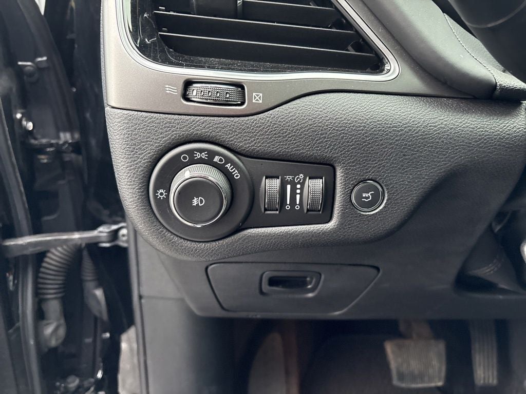 2019 Jeep Cherokee Overland