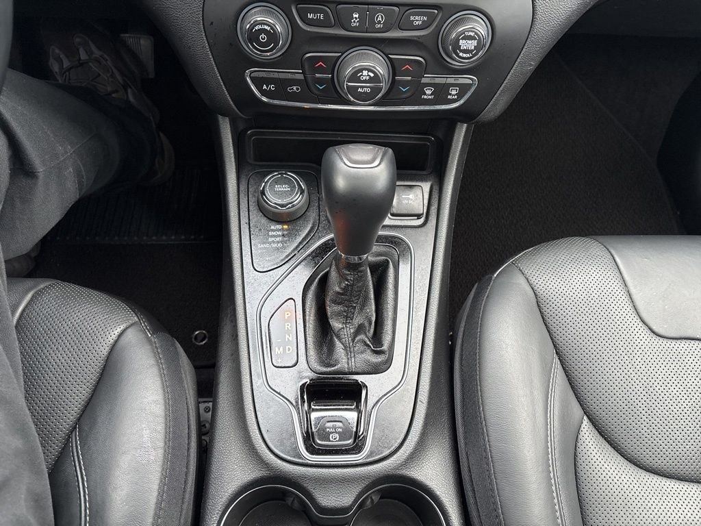 2019 Jeep Cherokee Overland