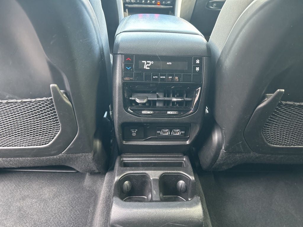 2022 Jeep Grand Cherokee L Laredo