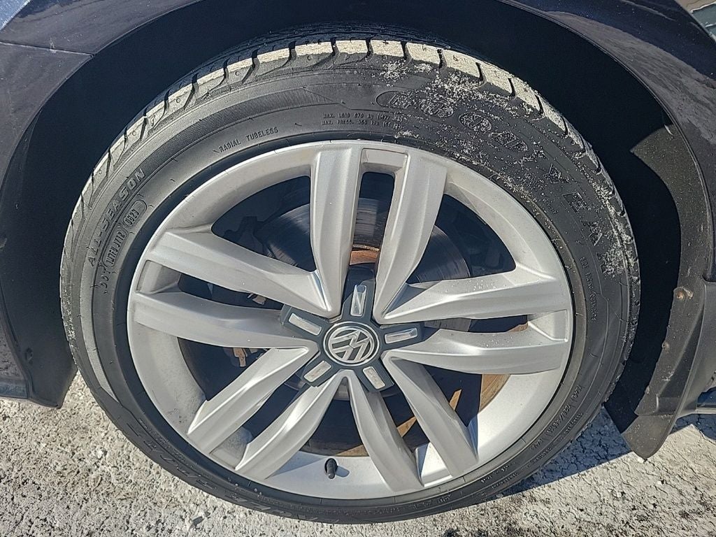 2017 Volkswagen Passat 1.8T SE w/Technology