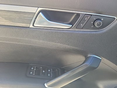 2017 Volkswagen Passat 1.8T SE w/Technology