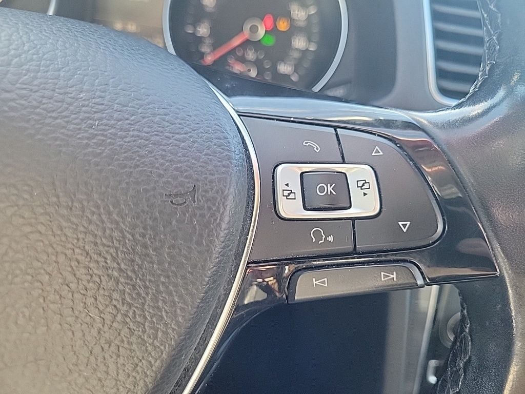 2017 Volkswagen Passat 1.8T SE w/Technology