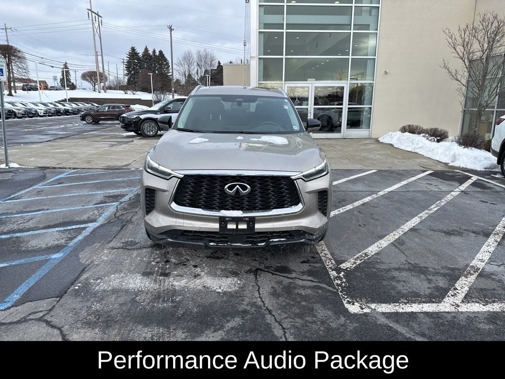 2022 INFINITI QX60 LUXE