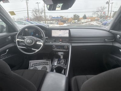 2023 Hyundai ELANTRA SEL