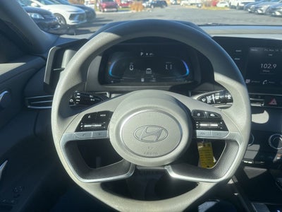 2024 Hyundai ELANTRA SE