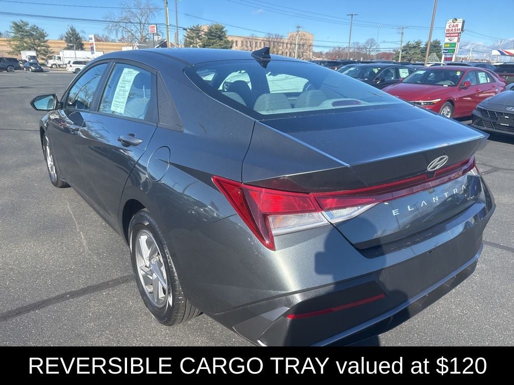 2024 Hyundai ELANTRA SE