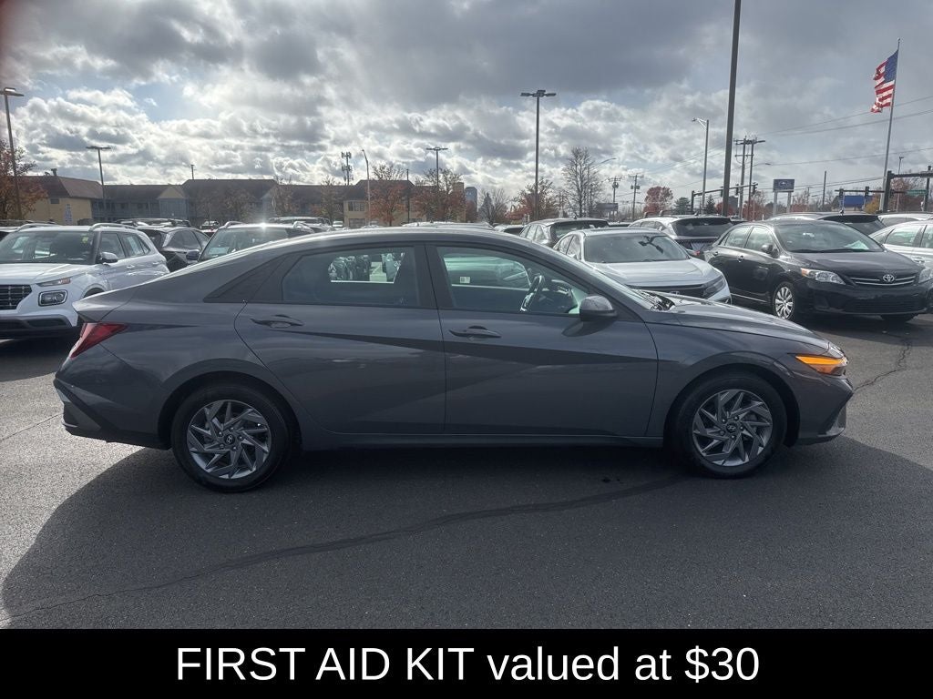 2024 Hyundai ELANTRA SEL