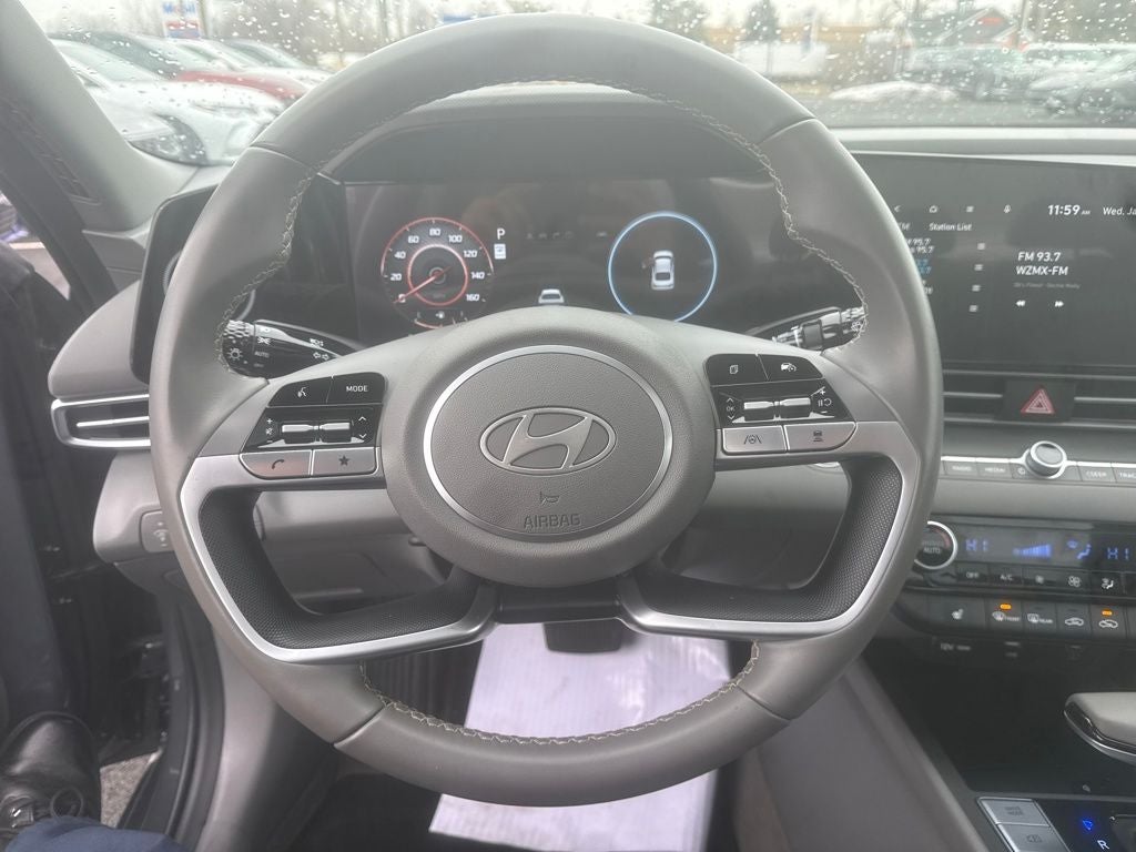 2024 Hyundai ELANTRA SEL