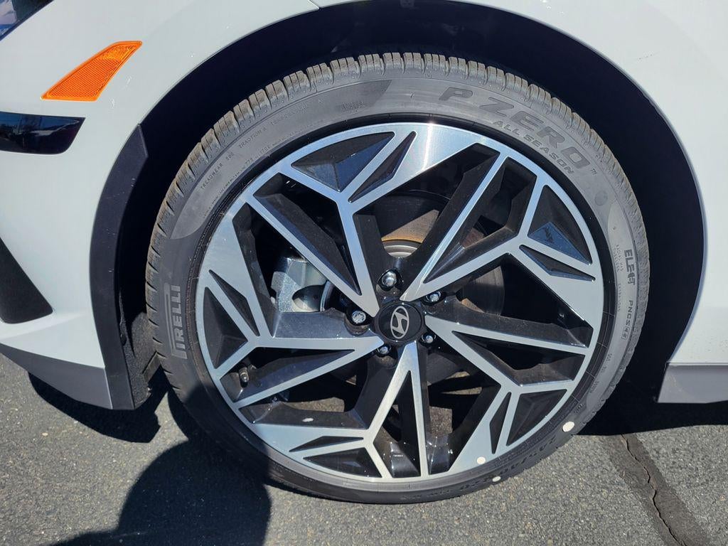 2025 Hyundai IONIQ 6 SEL