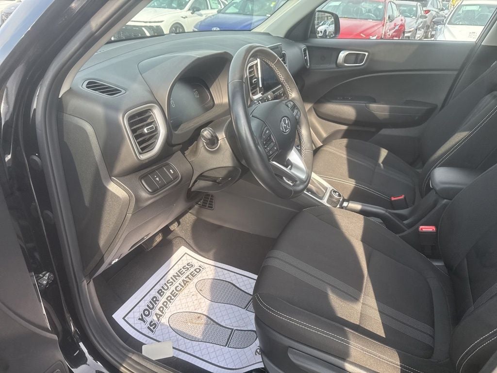 2025 Hyundai VENUE SEL