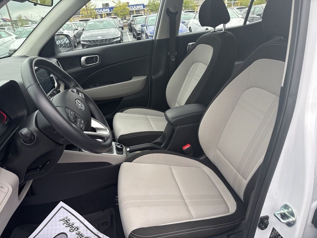 2024 Hyundai VENUE SEL