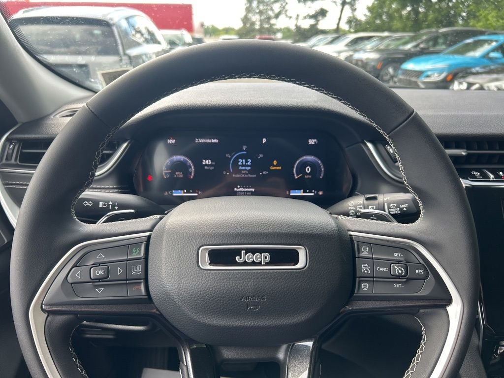 2023 Jeep Grand Cherokee L Laredo