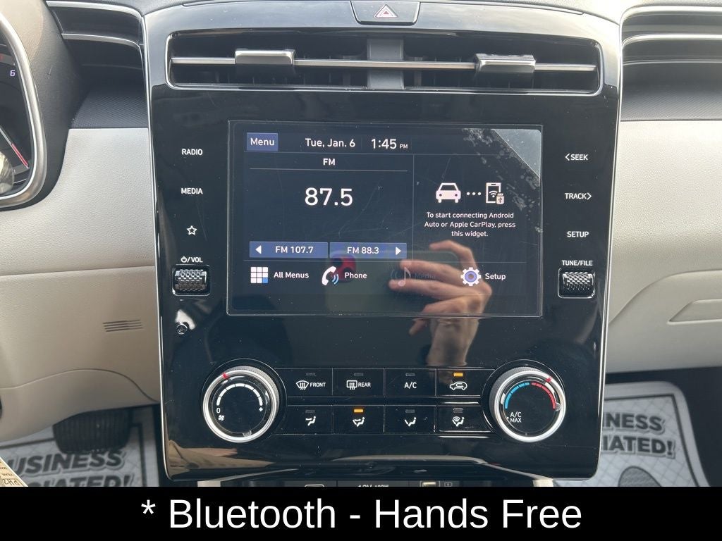 2023 Hyundai TUCSON SE