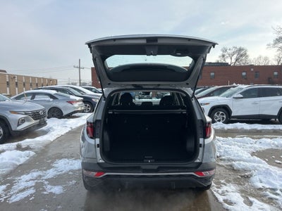 2023 Hyundai TUCSON SE