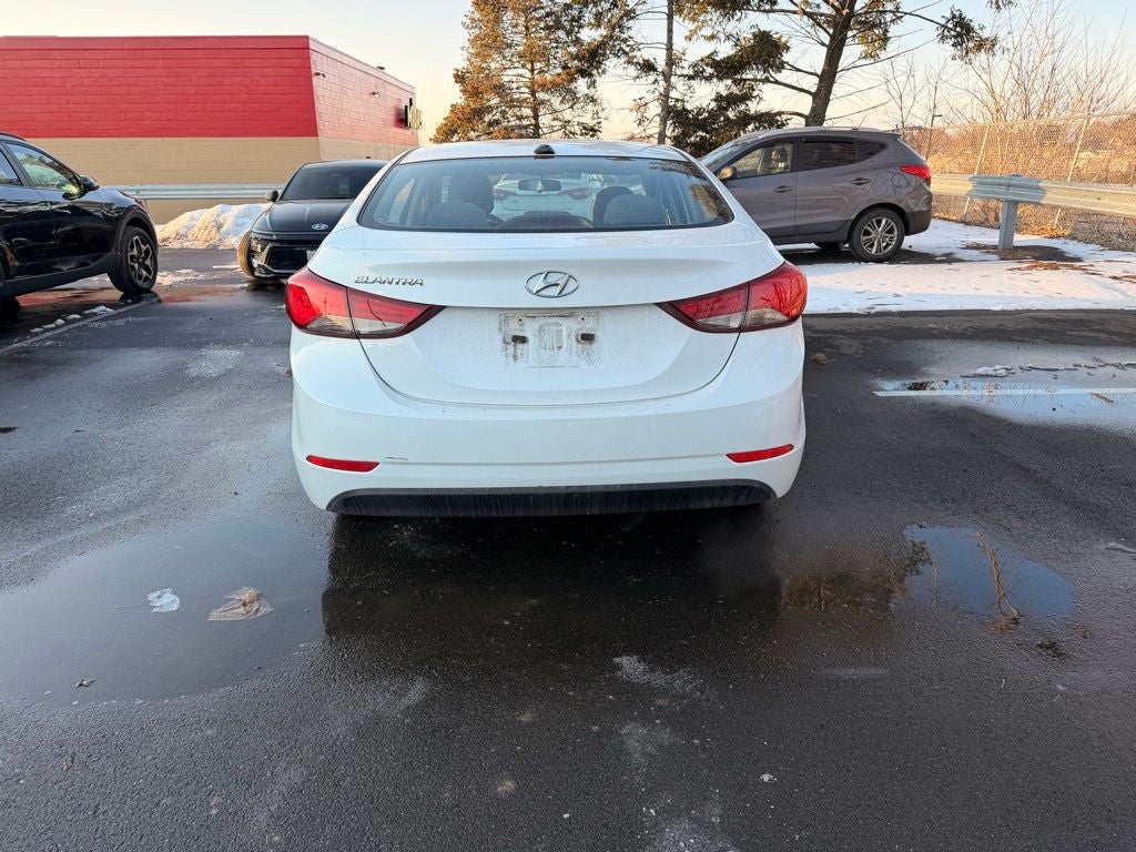 2016 Hyundai ELANTRA SE