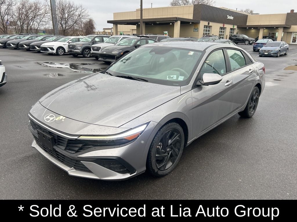 2025 Hyundai ELANTRA SE