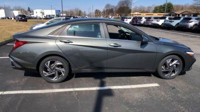 2025 Hyundai ELANTRA Limited