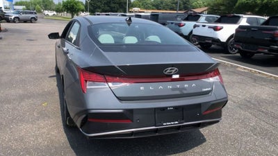 2025 Hyundai ELANTRA Limited