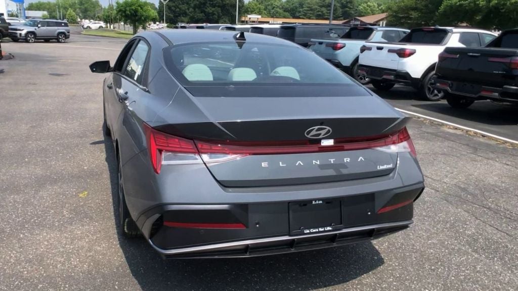 2025 Hyundai ELANTRA Limited