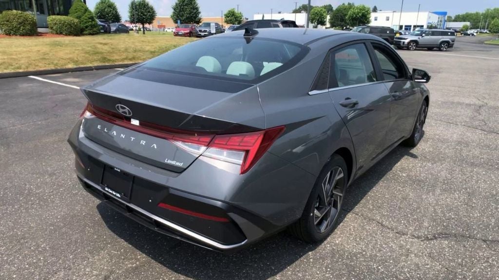2025 Hyundai ELANTRA Limited