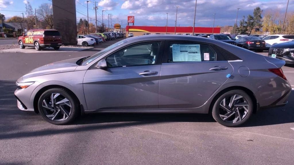 2025 Hyundai ELANTRA Limited