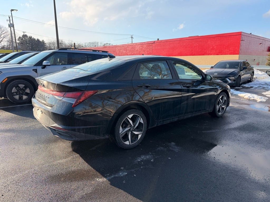 2023 Hyundai ELANTRA SEL