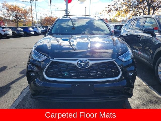2023 Toyota Highlander Hybrid Bronze Edition XLE
