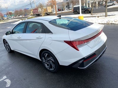 2024 Hyundai ELANTRA Limited
